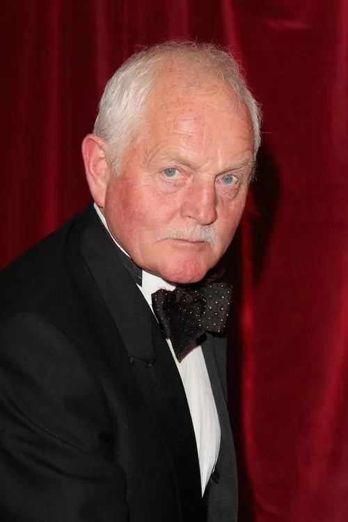 Christopher Chittell — personaje: Chris