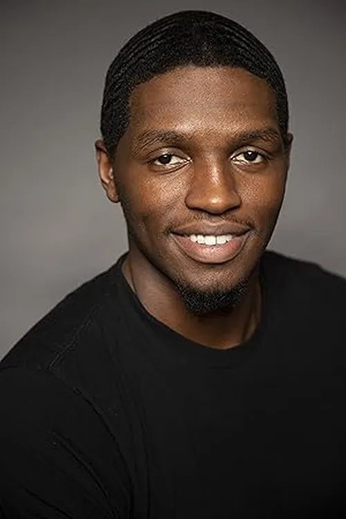 Christopher Collins interpretando a Treyvon