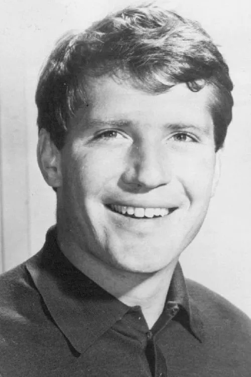 Christopher Connelly interpretando a Uriah Tibbs