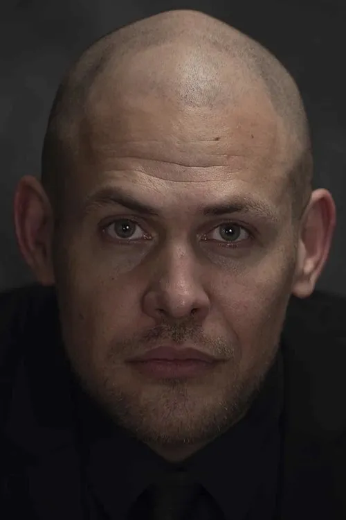 Nicholas Adamson ha trabajado con Christopher Hugh James Adamson en 1 ocasiones