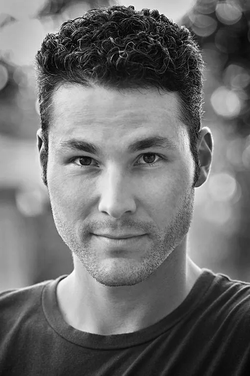 Adrian Cox-Thurmond ha trabajado con Christopher Hunt en 1 ocasiones