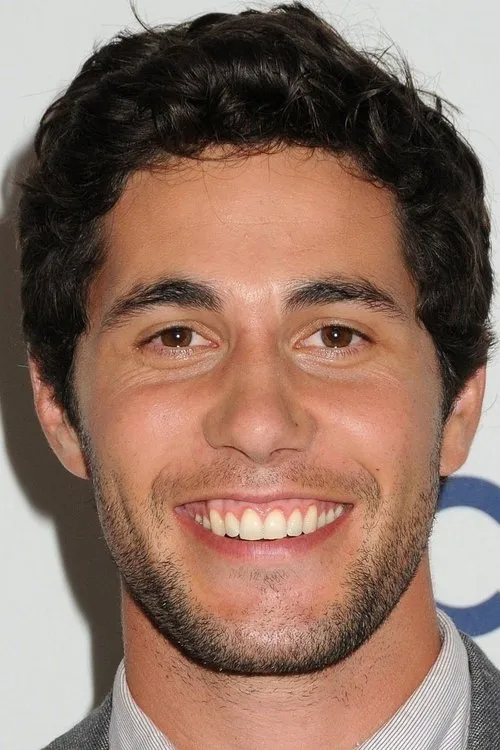 Adam Lustick ha trabajado con Christopher Nicholas Smith en 2 ocasiones