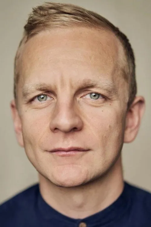 Fredrik Skogsrud ha trabajado con Christopher Sherwood en 1 ocasiones