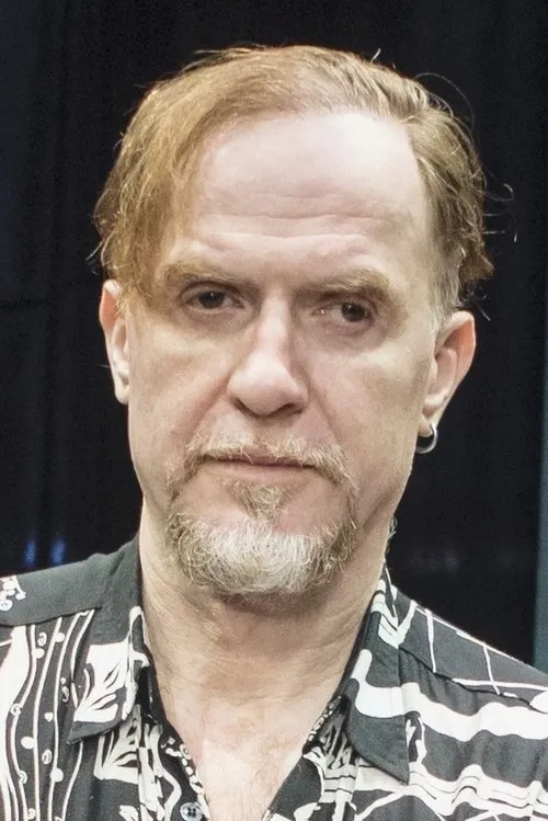 Christos Strepkos interpretando a Michalis