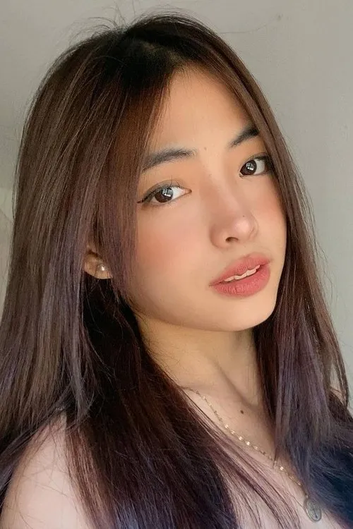 Christy Imperial interpretando a Teenage Girl 1