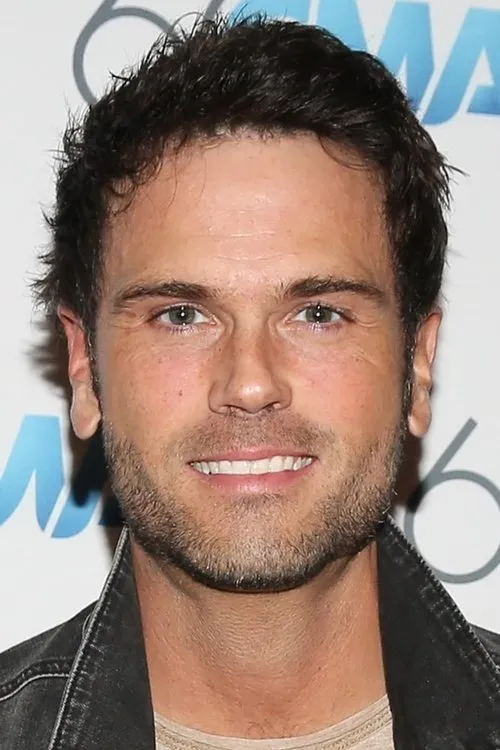Chuck Wicks interpretando a Andrew Campbell