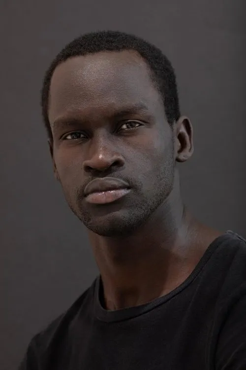 Shea Adams ha trabajado con Chudier Gatwech en 1 ocasiones