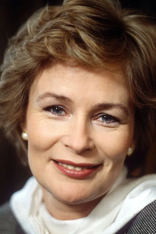 Ciaran Madden interpretando a Linet