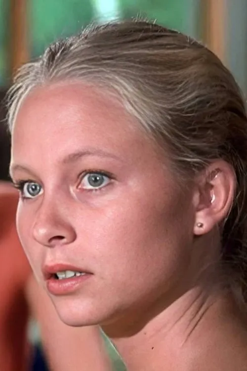 Cindy Girling interpretando a Attacked Woman