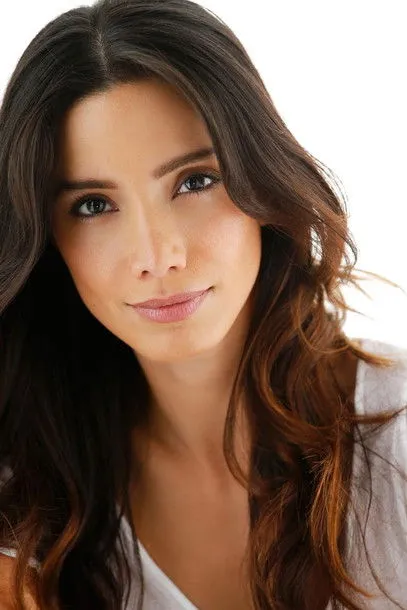 Cindy Luna — personaje: Maria Salinas