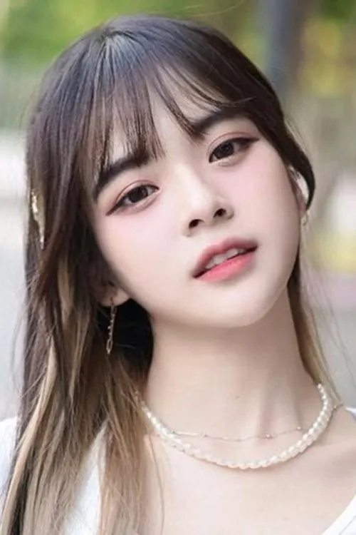 Cindy Yuvia interpretando a Yuvia / Ivayu