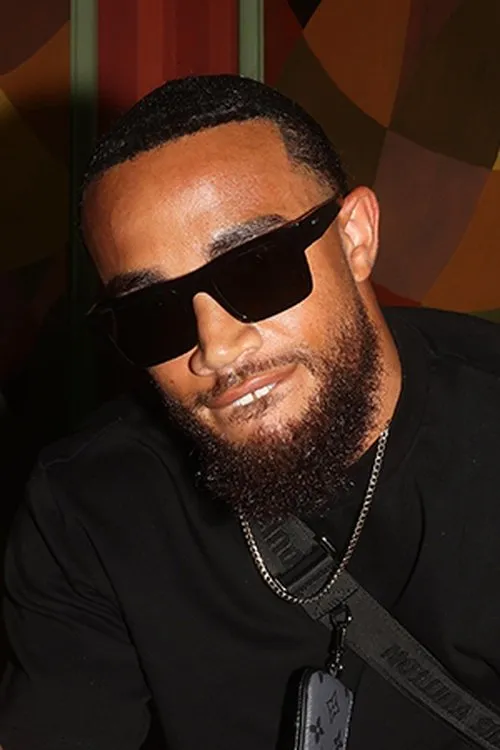 CJ Challenger interpretando a Self