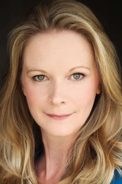 Claire Dougan interpretando a Joy