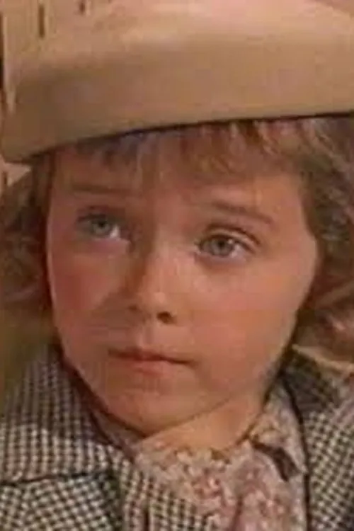 Claire Wilcox interpretando a Julie Austin