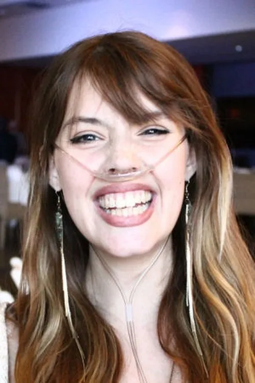Claire Wineland interpretando a Herself