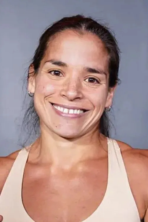 Clara Lescurat interpretando a Self