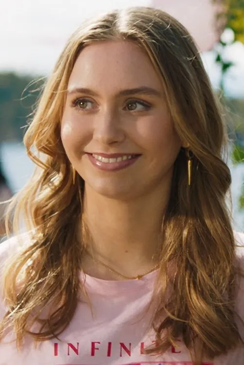 Clara Wettergren interpretando a Vera