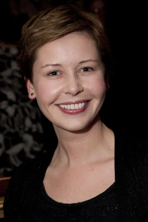 Clare Wilkie — personaje: Matty Wickham