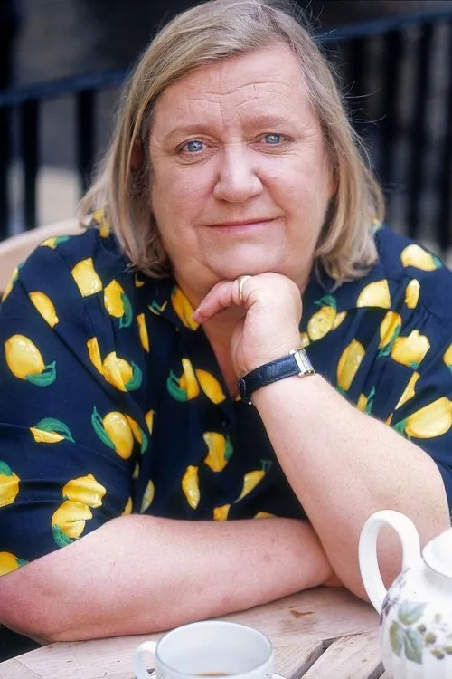 Clarissa Dickson Wright — personaje: Guest presenter