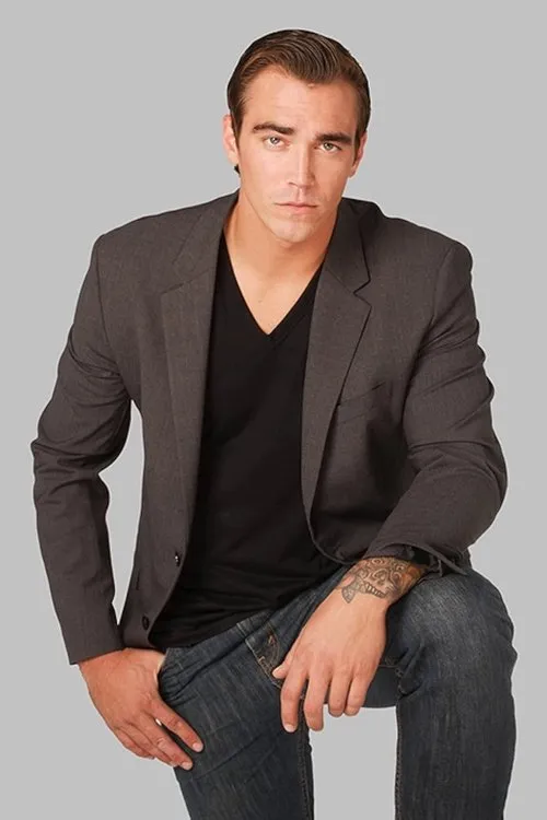 Clark Gable III interpretando a Clark