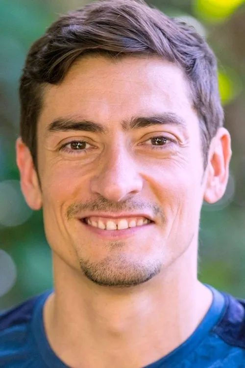 Claude Dartois — personaje: Claude