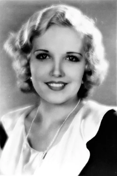 Claudia Dell interpretando a Mrs. Rogers