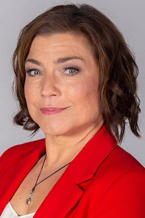 Claudia Schmutzler interpretando a Jacqueline Struutz