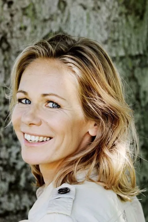 Claudine Wilde interpretando a Sandra Bergmann