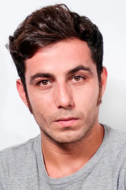 Claudio Villarrubia interpretando a