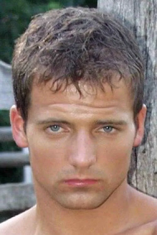 Chris Hill ha trabajado con Clayton Romero en 1 ocasiones