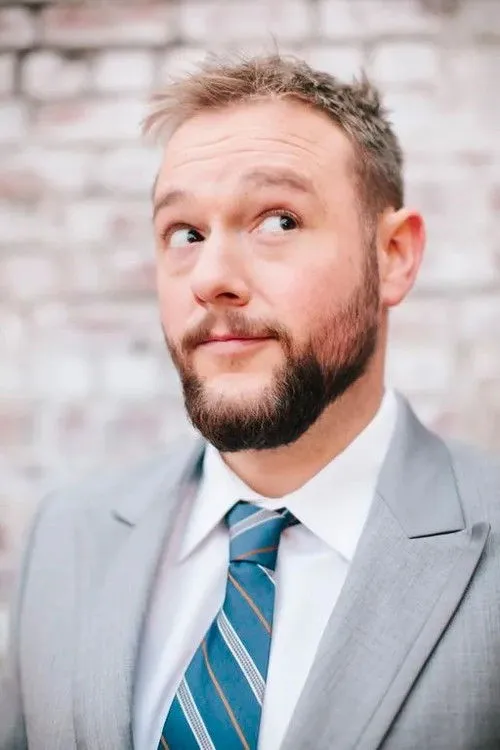 Cliff Cash interpretando a