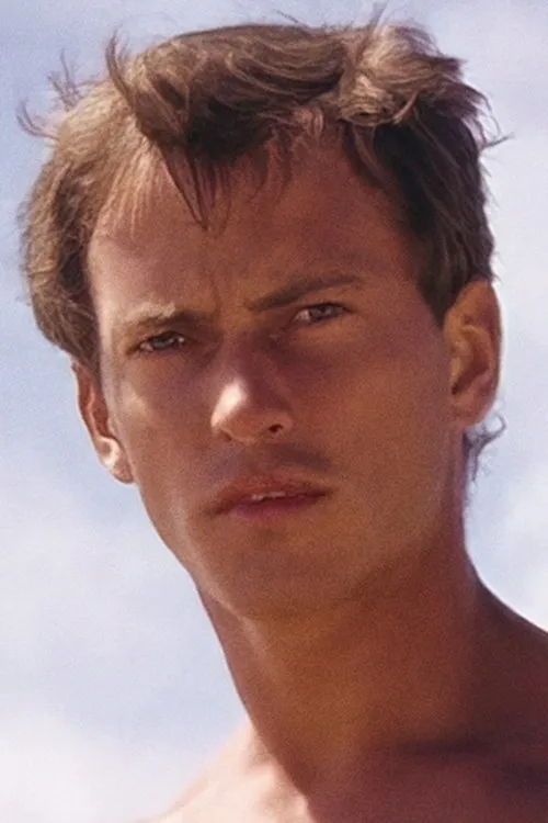 Clint Ely interpretando a (segment