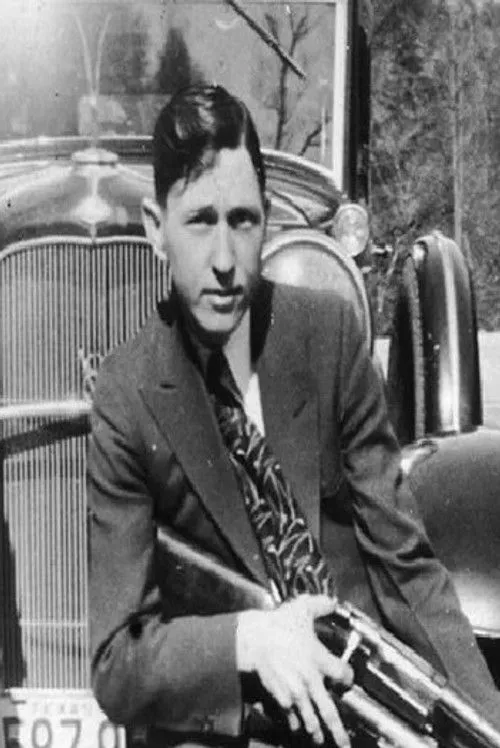 Clyde Barrow interpretando a Clyde Barrow (archival footage)