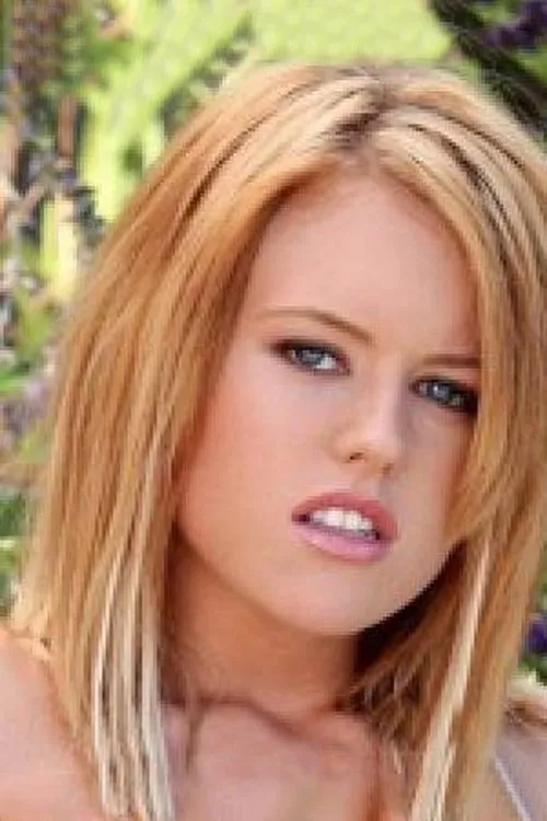 Codi Carmichael interpretando a Nurse