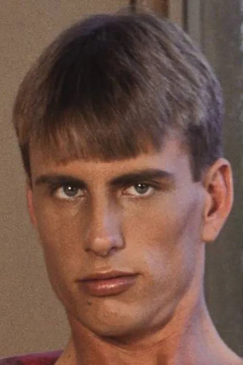 Cody James interpretando a 