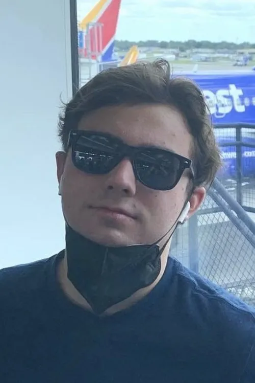 Angelina Castro ha trabajado con Cody Martin en 1 ocasiones