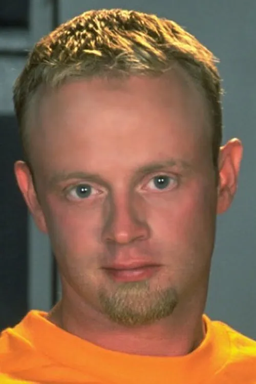 Cody Scott interpretando a Ryan