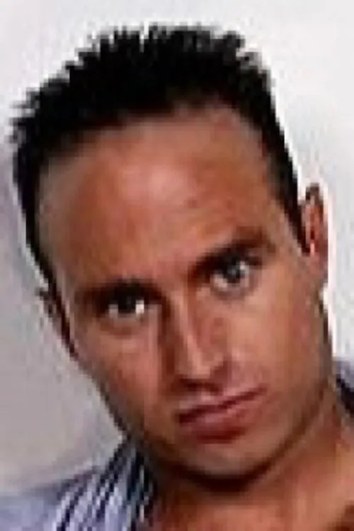 Cole Reece interpretando a 