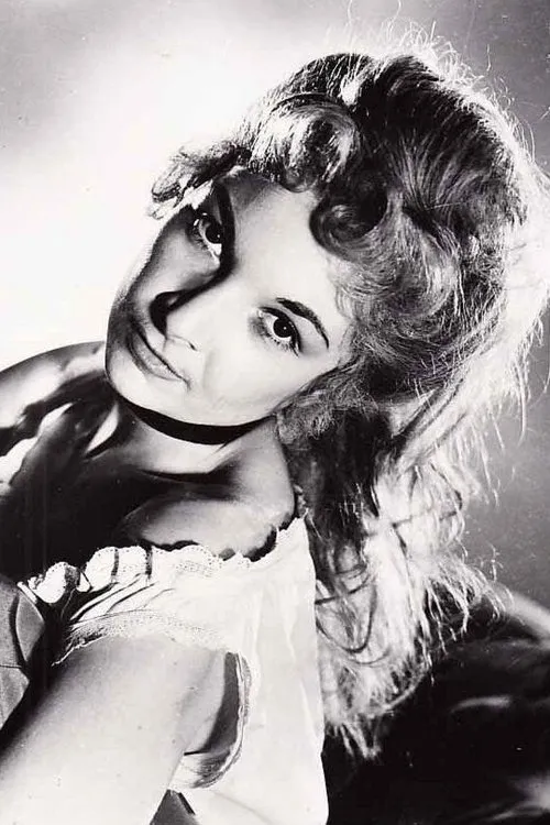 Colette Marchand interpretando a (voice)