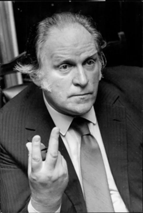 Colin Douglas interpretando a Florio