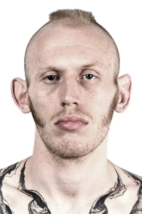 Colin Fletcher interpretando a 