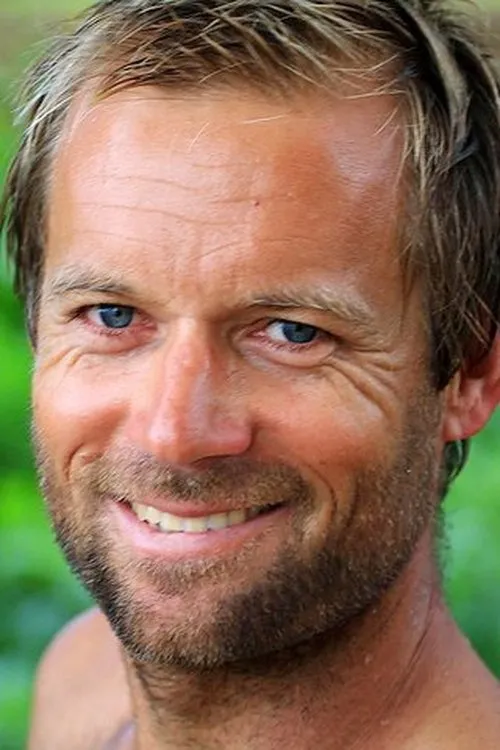 Noah Shimabukuro ha trabajado con Colin McPhillips en 1 ocasiones