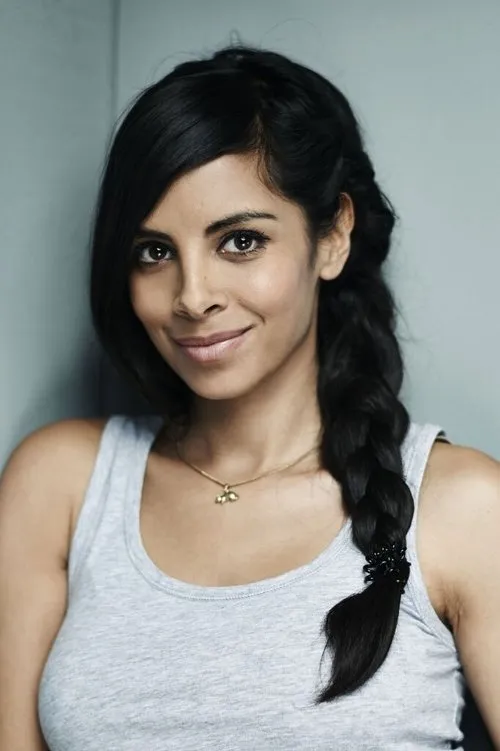 Collien Ulmen-Fernandes interpretando a Nina