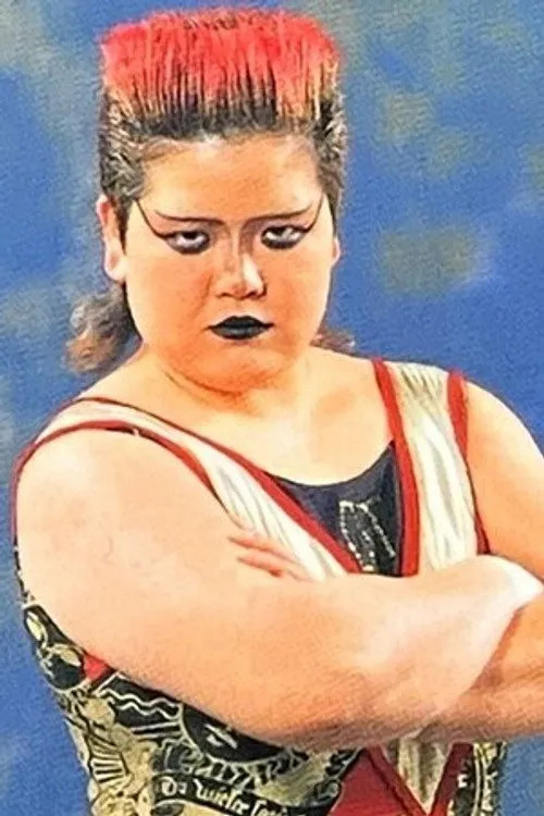 Combat Toyoda interpretando a Combat Toyoda