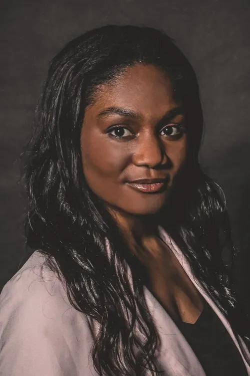 Comfort Achuo en su biografía y filmografía