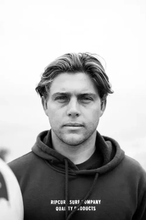 Conner Coffin interpretando a Himself