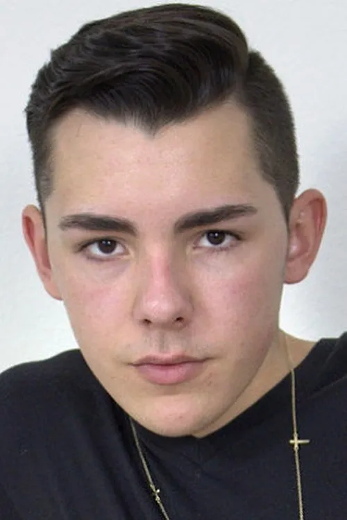 Connor Jacobs interpretando a Connor Jacobs