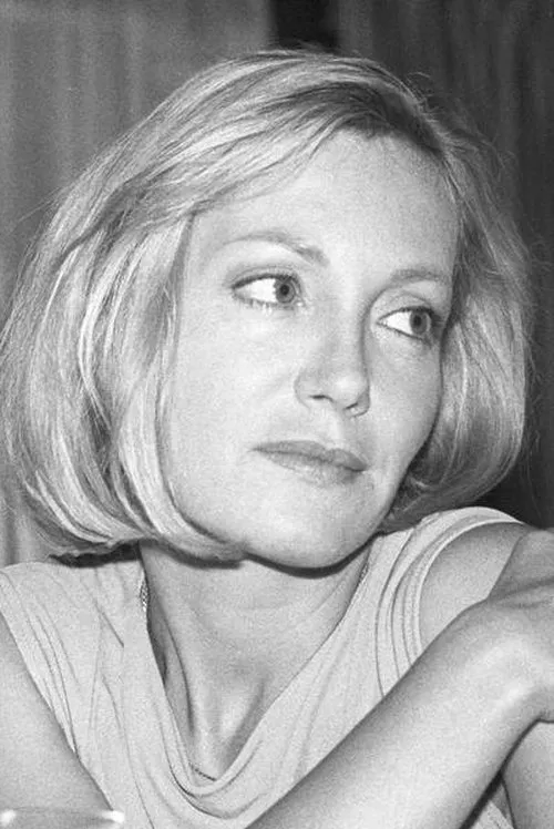 Constanze Engelbrecht interpretando a Julia