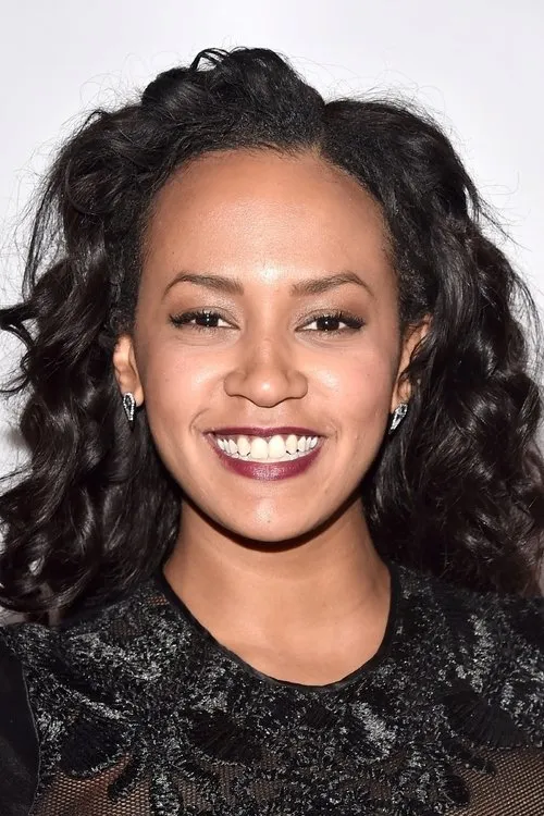 Corbin Reid interpretando a Leila