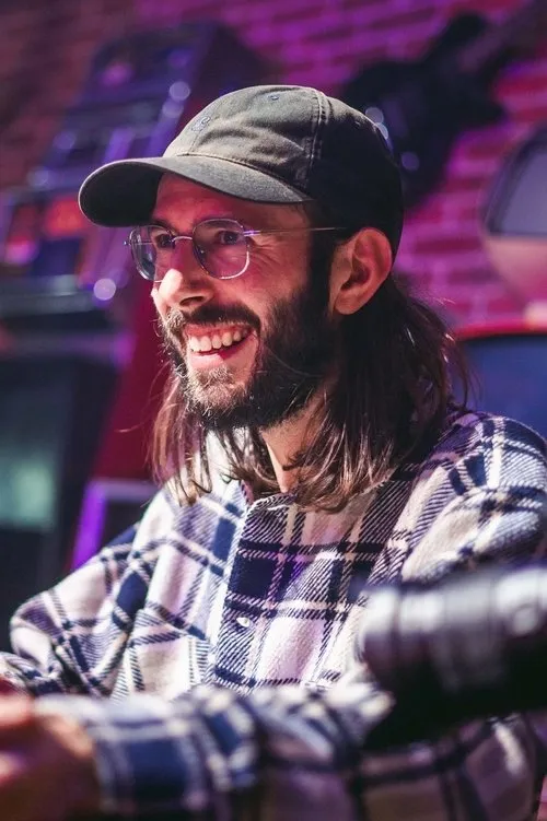 Gail Ann Dorsey ha trabajado con Corentin Pujol en 1 ocasiones